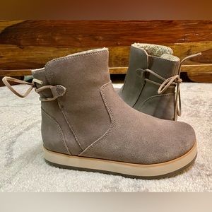 Merrell Gray Juno Bluff Polar Waterproof Boots, Size 8.5, NWOT